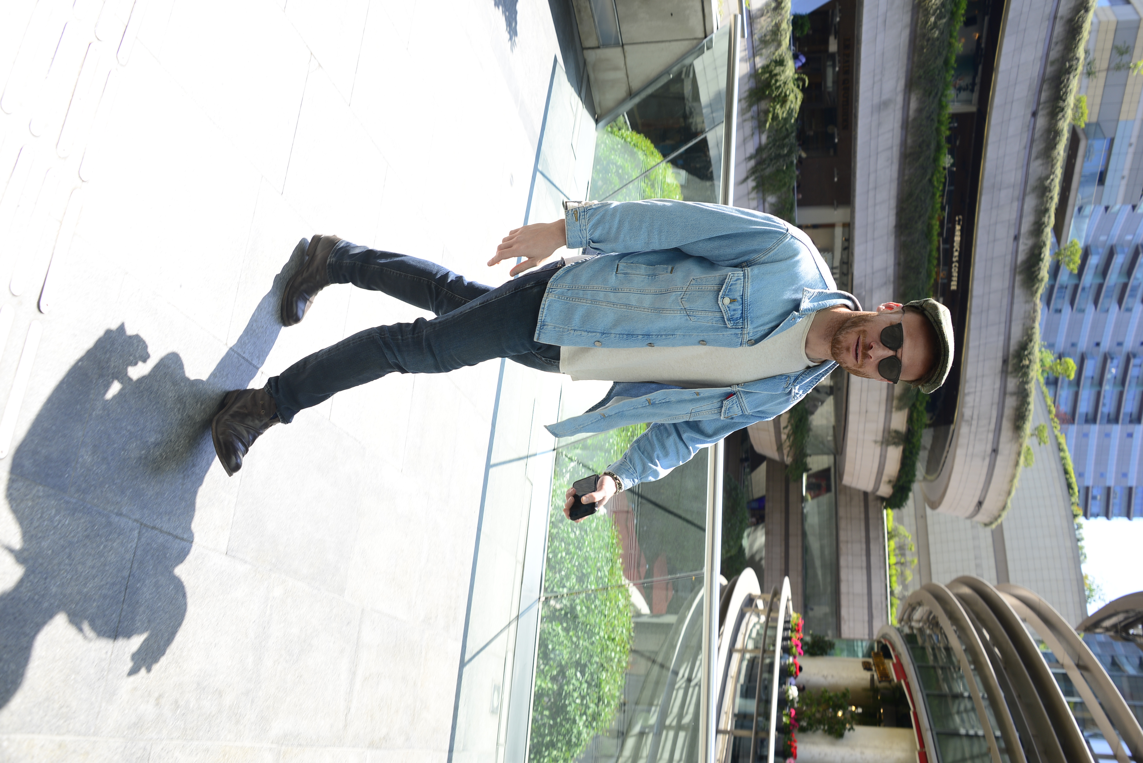 KEREM BÜRSİN