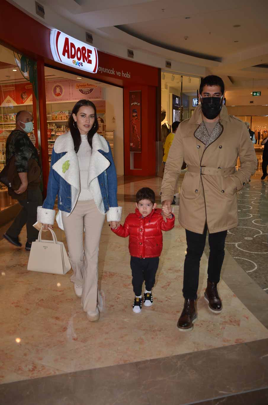 BURAK ÖZÇİVİT-FAHRİYE EVCEN-KARAN