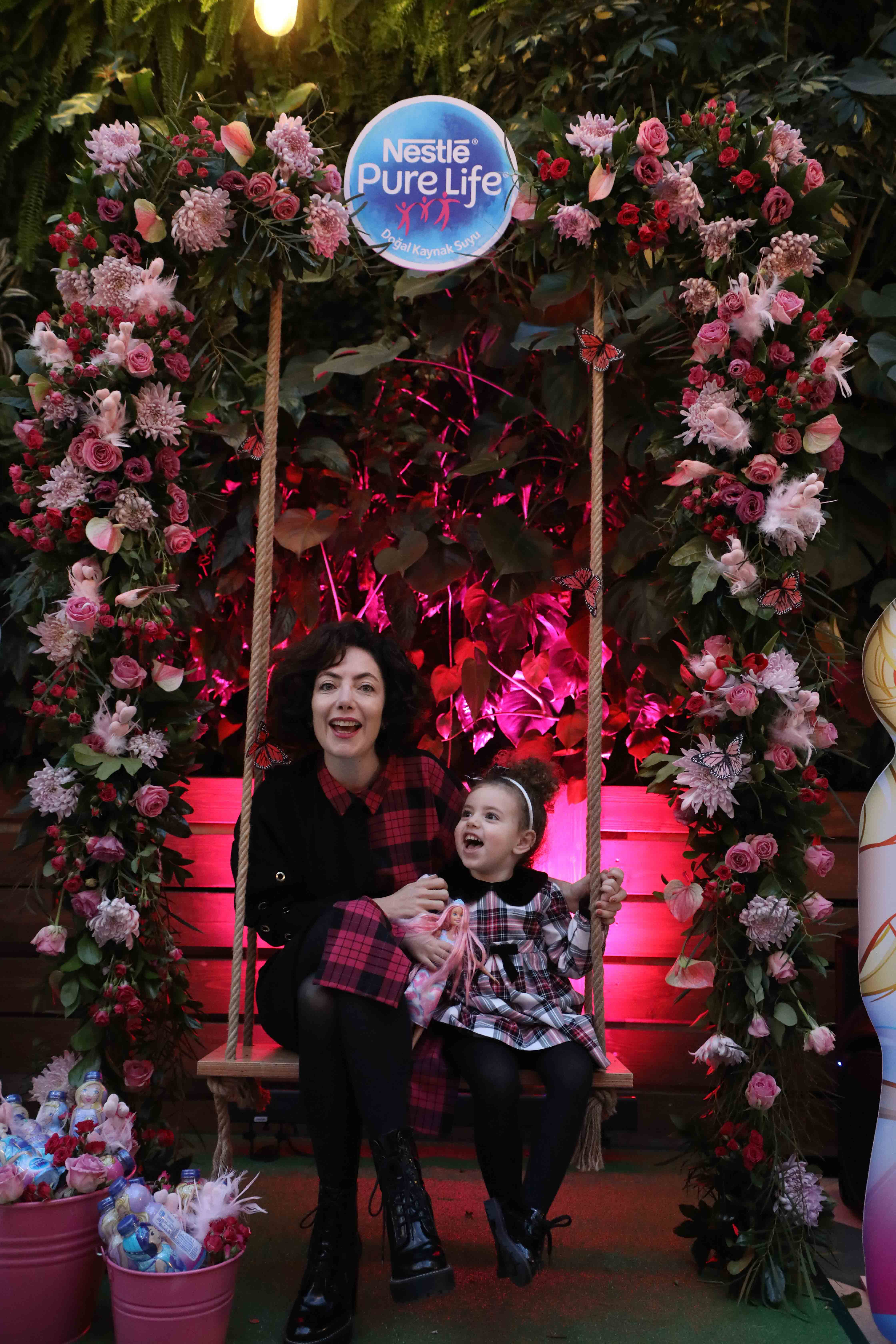 NESTLE PURE LIFE VE BARBIE BİRLİKTELİĞİ ÖZEL BİR DAVETLE KUTLANDI