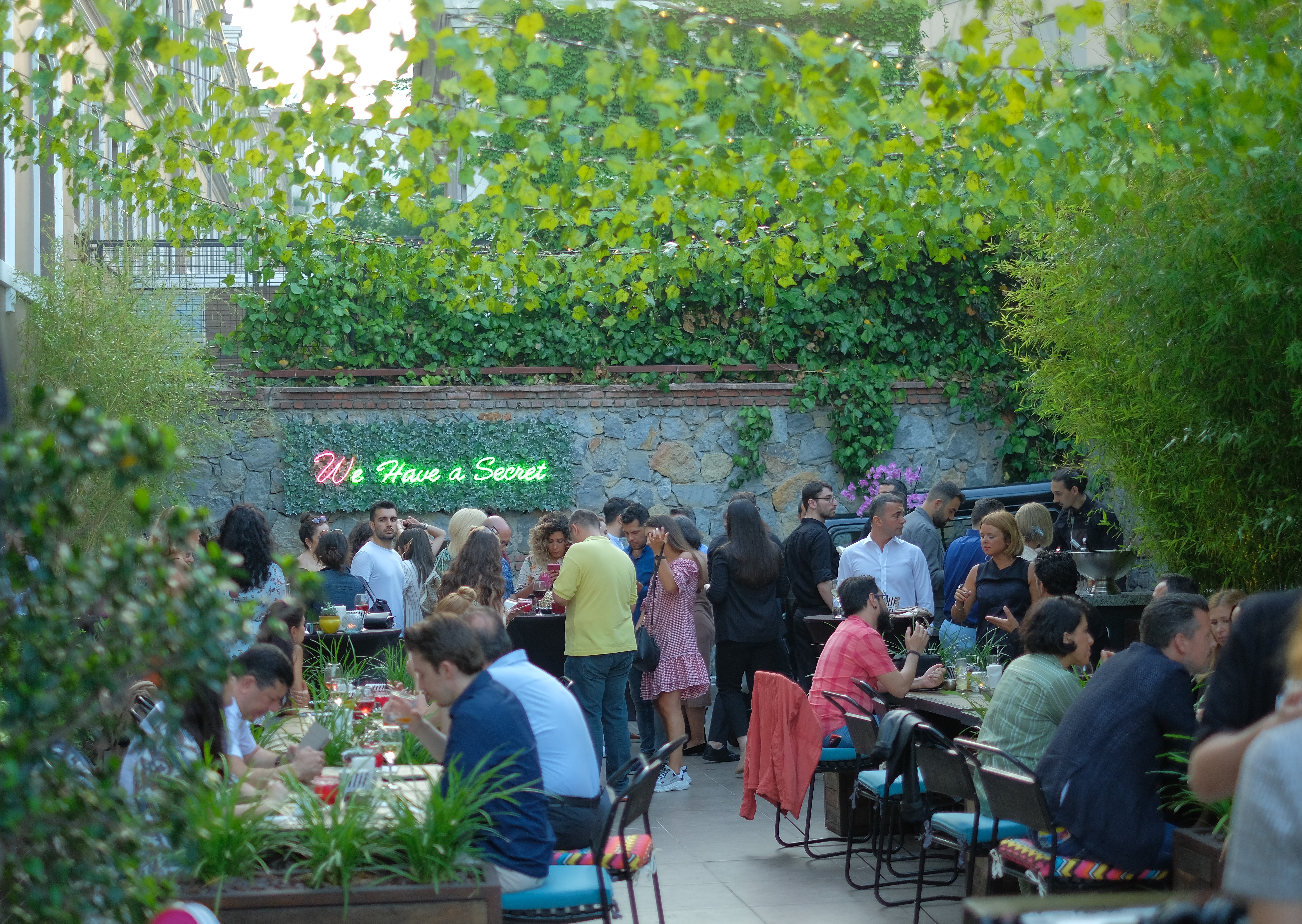 W Istanbul’un Gizli Bahçesi Secret Garden Açıldı