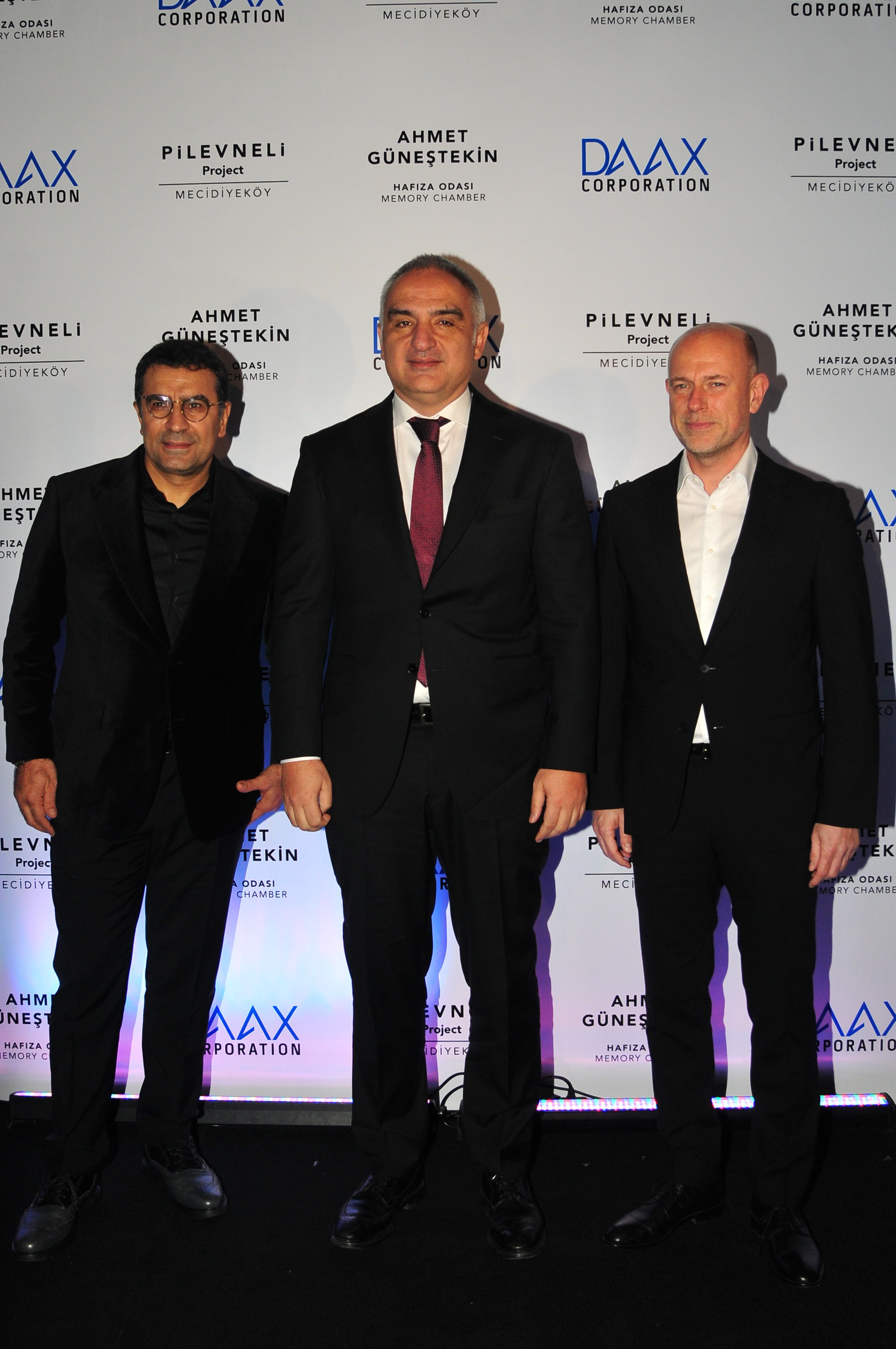 AHMET GÜNEŞTEKİN İMZASI TAŞIYAN SON YILLARDAKİ EN KAPSAMLI SERGİ ÖZEL BİR DAVETLE AÇILDI