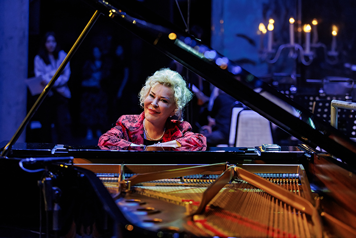 Gülsin Onaydan Genç Piyanistlere İlham Veren Ödül