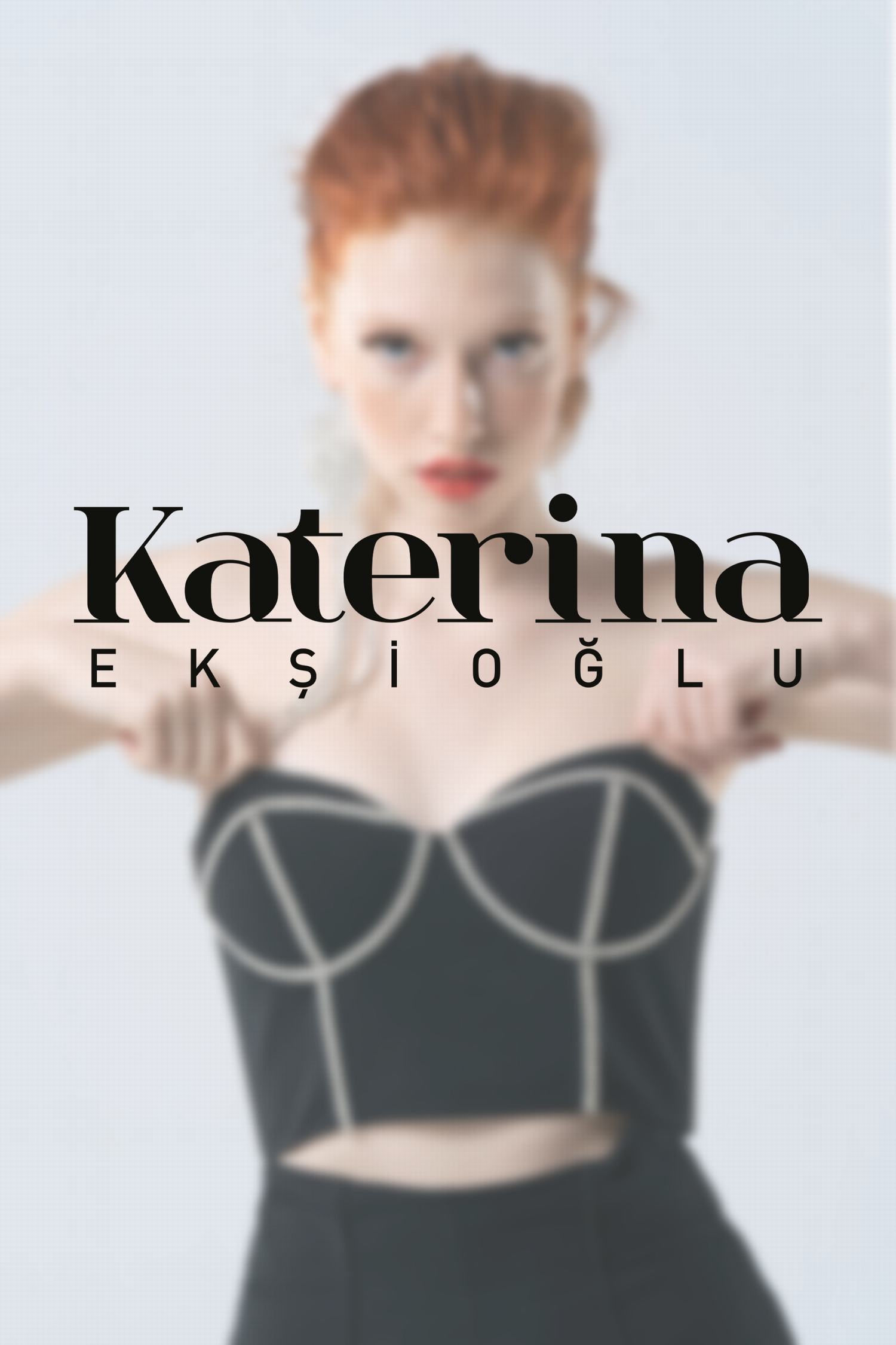 Katerina Ekşioğlu zarafetini yansıttığı tasarımlarıyla moda dünyasına yeni bir soluk getiriyor  