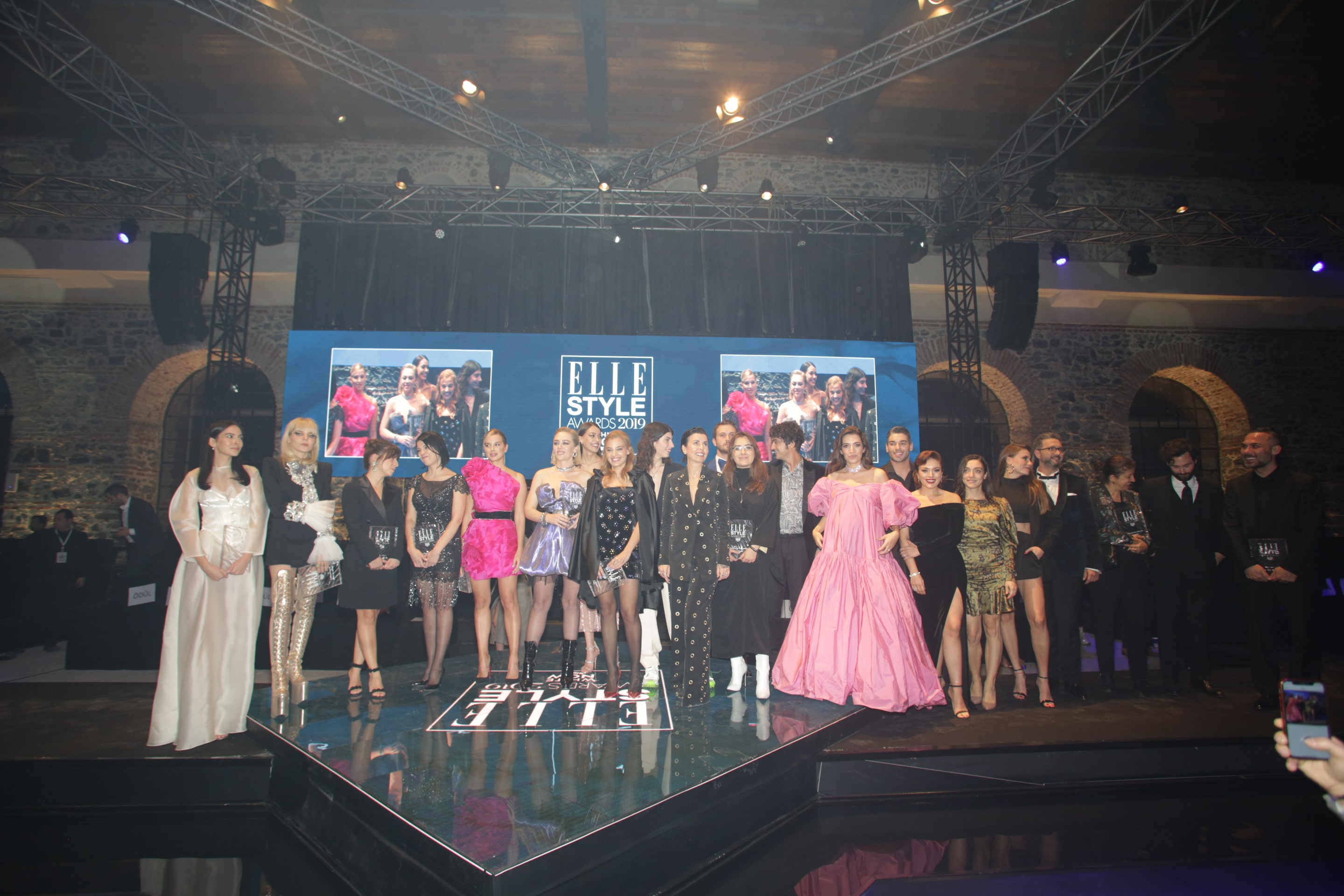 ELLE STYLE AWARDS 2019 ÖDÜLLERİ SAHİPLERİNİ BULDU